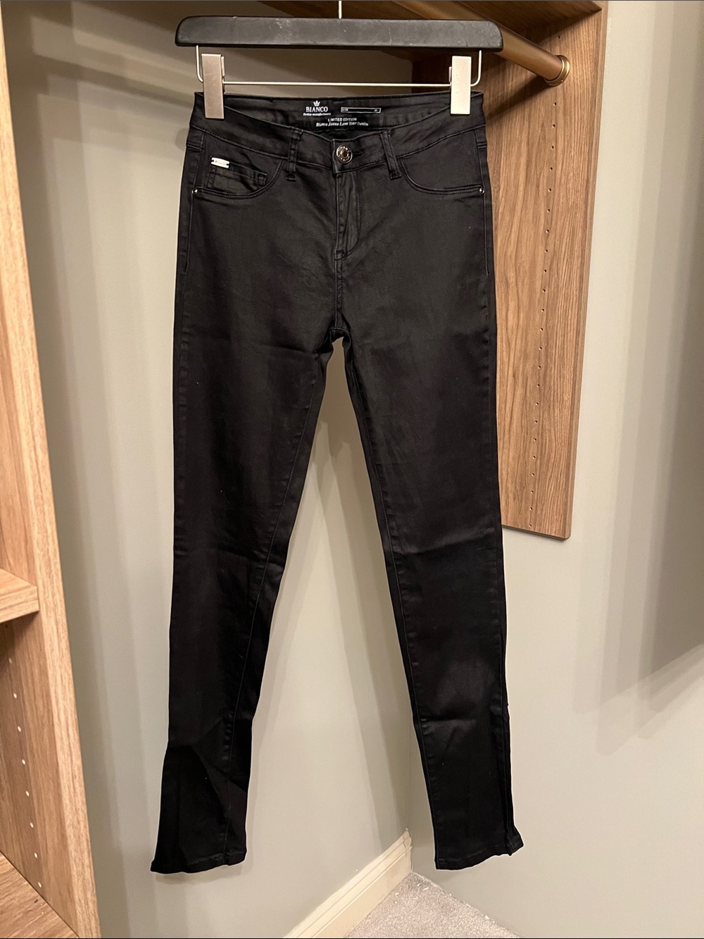 Bianco Women's Black Skinny Jeans — Sleek Stretch Fit